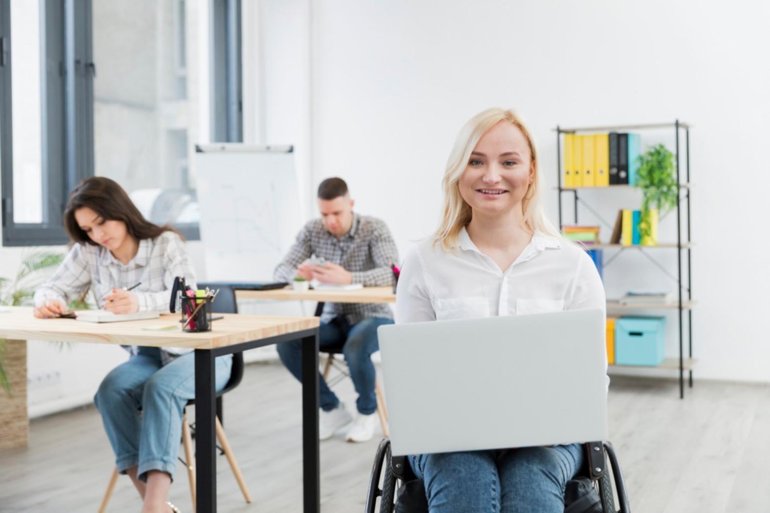 Sesi praktik analisis laporan keuangan dengan studi kasus nyata